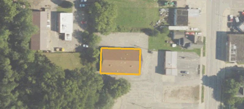 2105 Main St