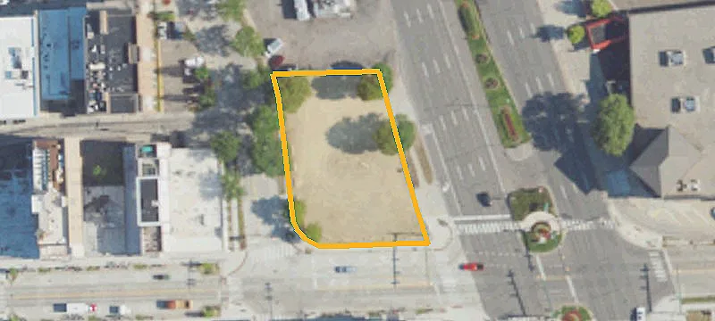 35001 Woodward Ave