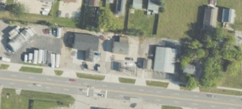 2541 Lapeer Ave