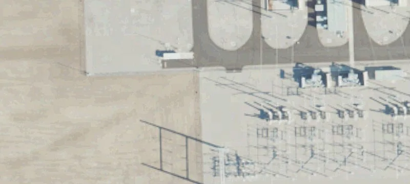 E