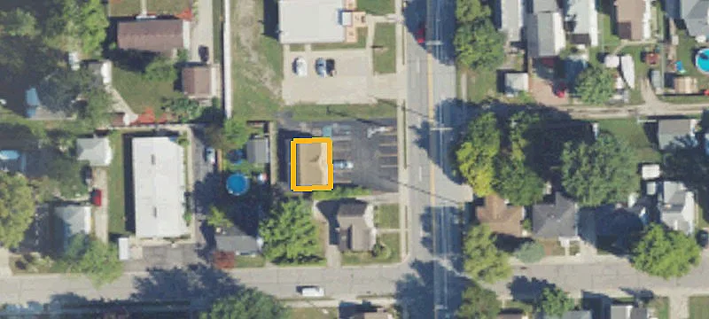 832 Parker St