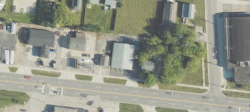 2521 Lapeer Ave