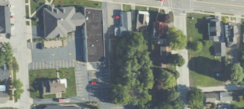 1612 Lapeer Ave
