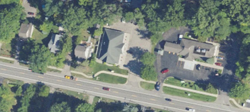 3008 Pointe Tremble Rd