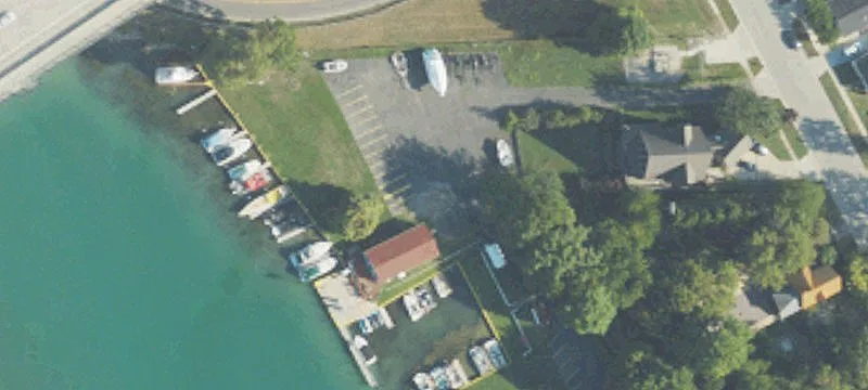 1913 Riverside Dr