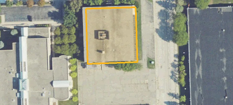112 Grand Riv Ave