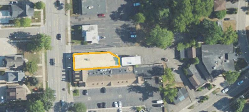 828 Main St