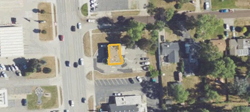 709 Lapeer Rd