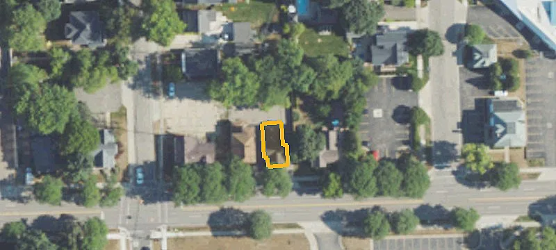 516 University Dr