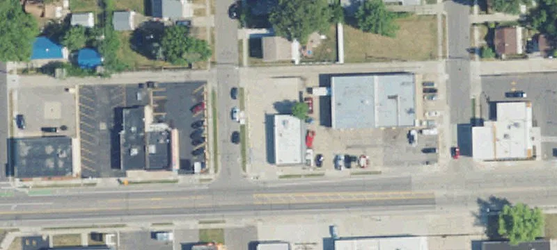1915 9th Mile Rd