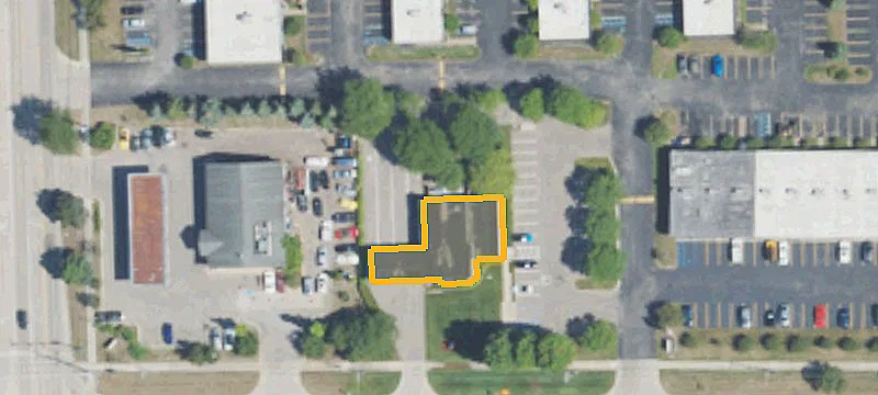 44300 Warren Rd