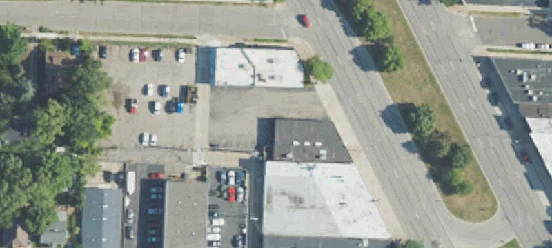 22041 Woodward Ave