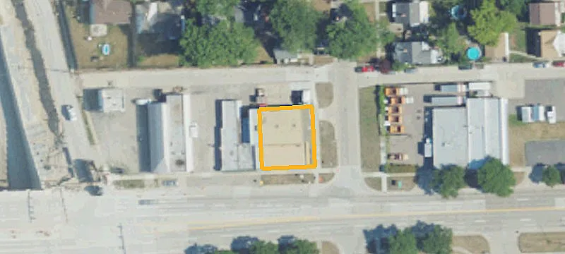 906 11th Mile Rd