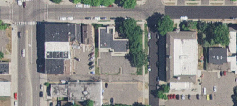 118 4th E St