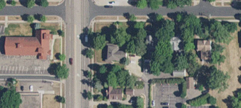 807 Vermillion St