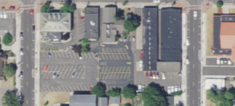 320 Main St