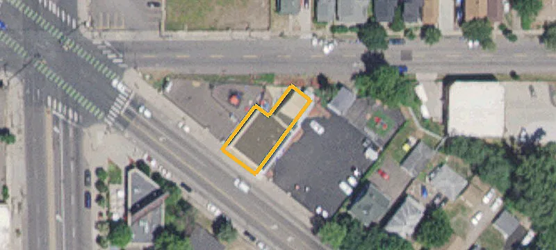 605 Como Ave