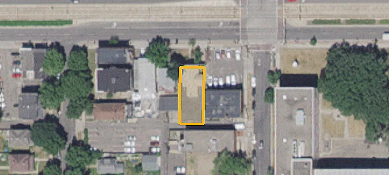 1708 University W Ave
