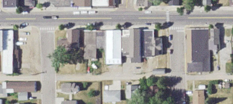 221 Elm W St