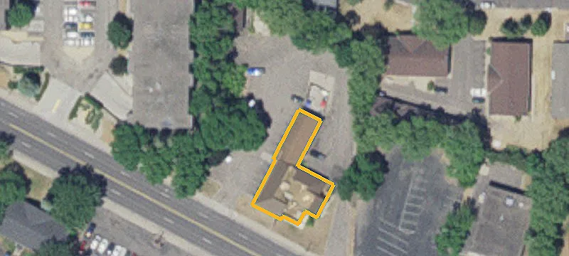 821 Riv Rd