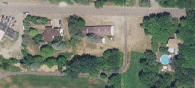 790 Lois Ln