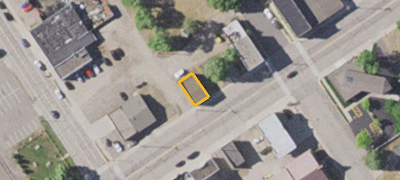 15 Main E St