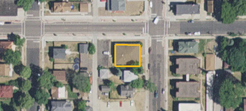 200 3rd S Ave