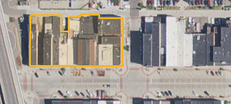 121 2nd E St