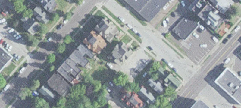 15 15th E Ave