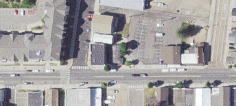 220 Elm W St