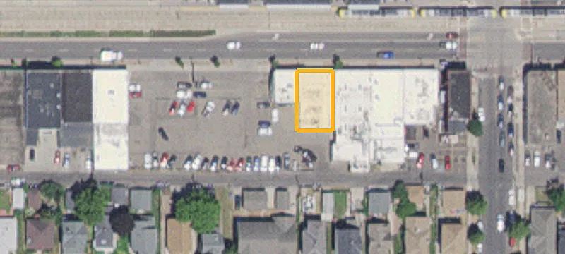 880 University W Ave