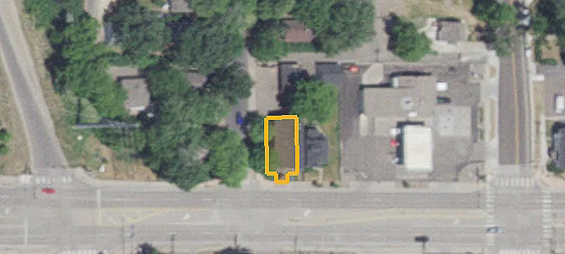 2443 Larpenteur W Ave
