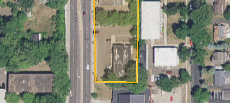 1332 Robert S St