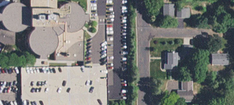 1104 Everett S St