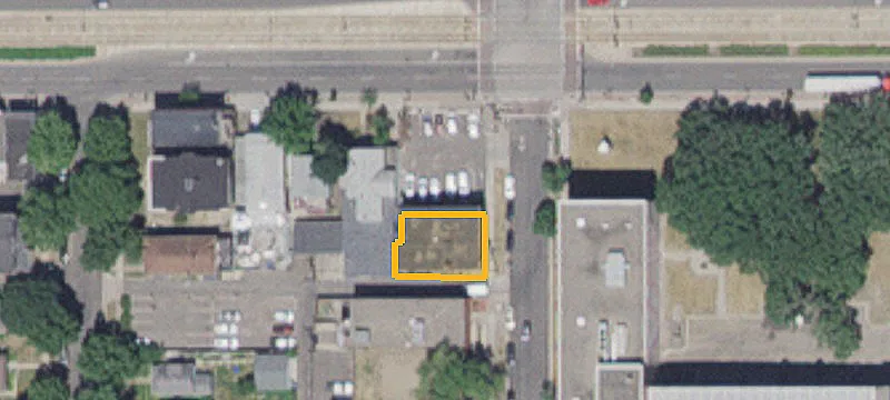 1706 University W Ave