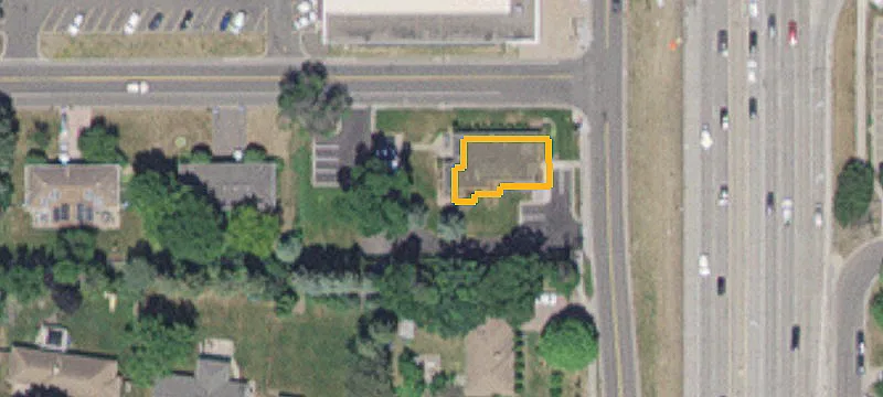 2049 Snelling N Ave