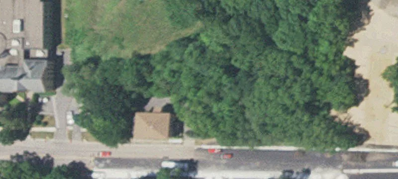 401 2nd E St
