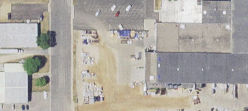 33 8th St