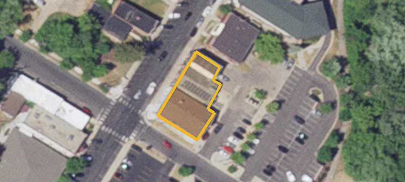 220 Lewis S Ave