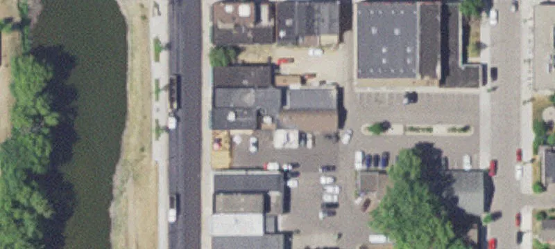 138 Riv N St