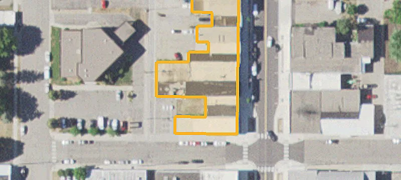 34 Oak N Ave