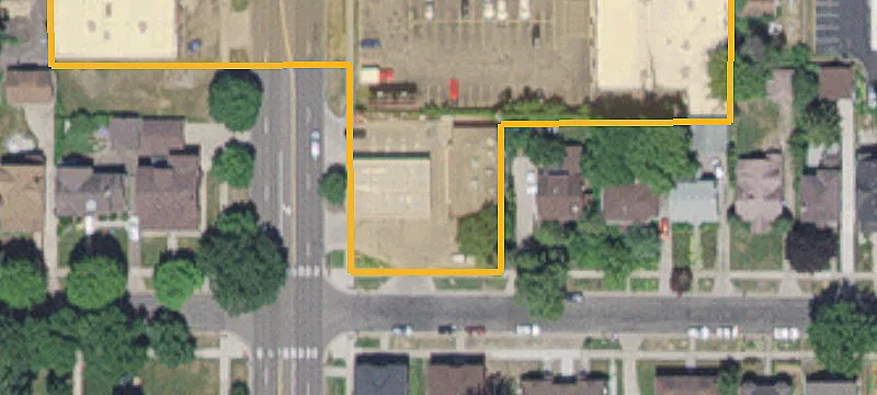 56 Snelling N Ave
