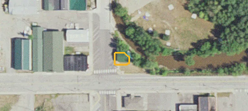 5 Riv St