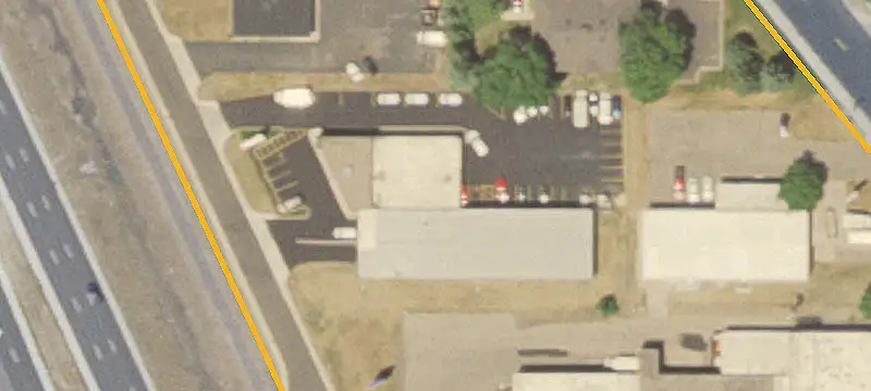 7400 Lakeland N Ave