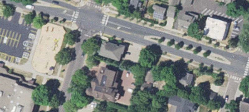 106 Broadway S Ave