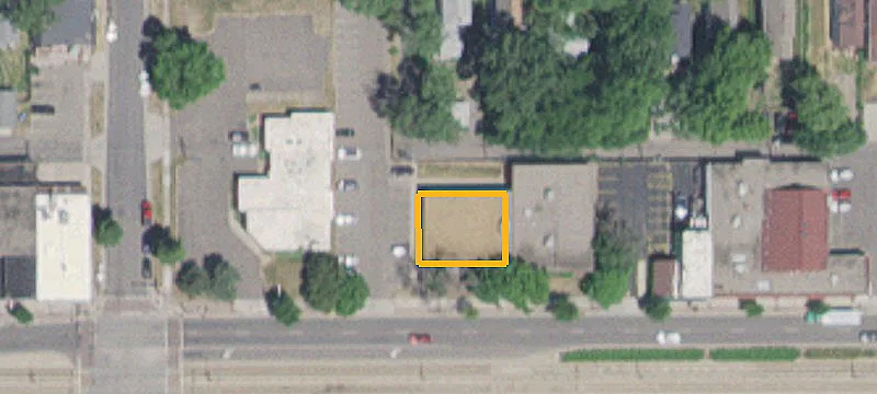 475 University W Ave