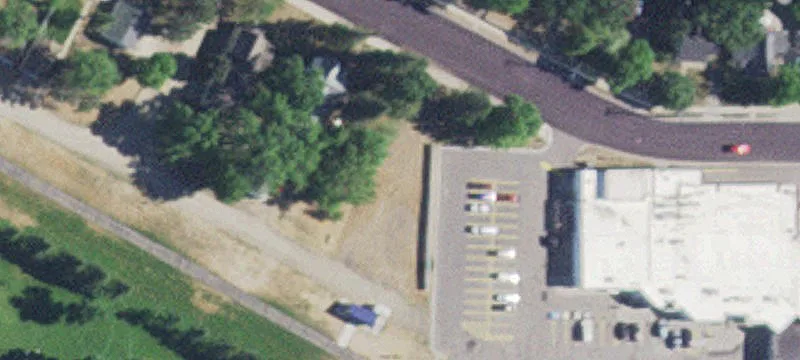 14 Riverside NE Ave