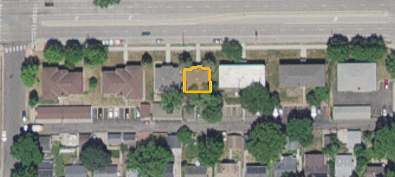1490 Larpenteur W Ave