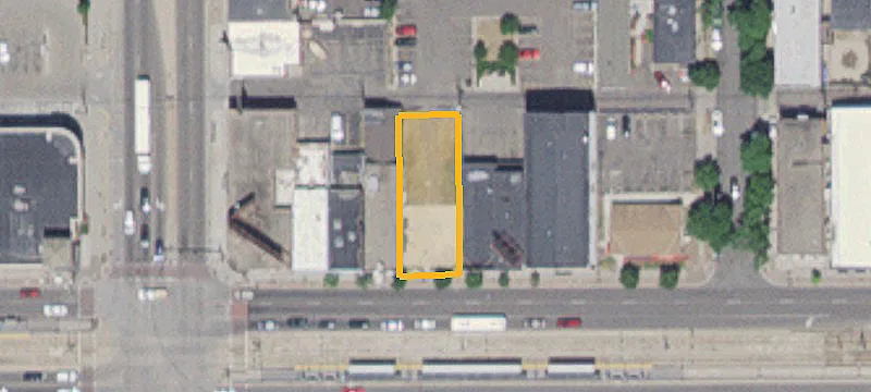 1563 University W Ave