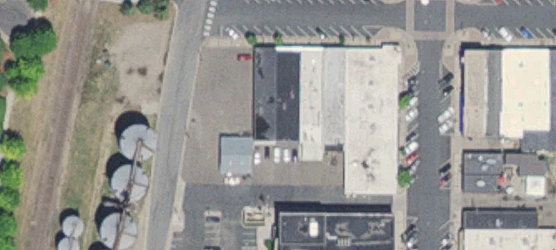 210 Oak St